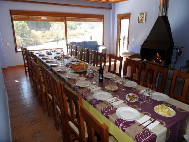 salon ideal grupos casas rurales en alcala del jucar