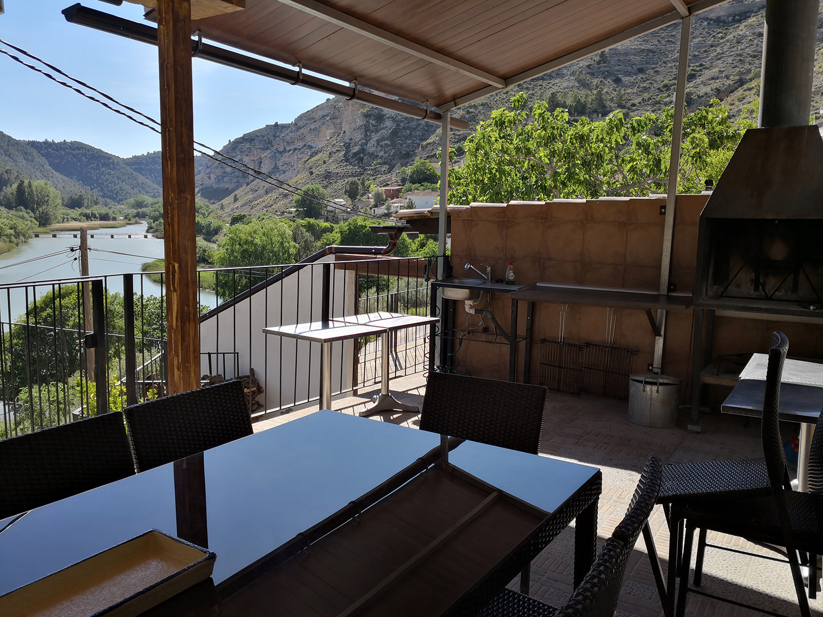 Terraza casa rural El Tranco