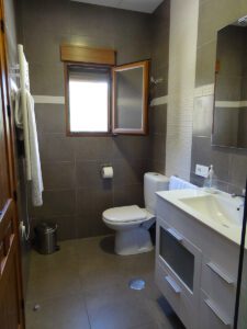 cuarto de baño habitacion 6